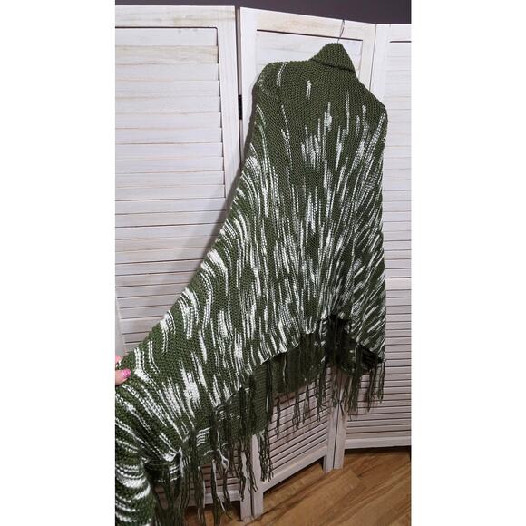 Olive Green Knit Fringe Shawl Poncho Wrap Boho One Size - Picture 5 of 6